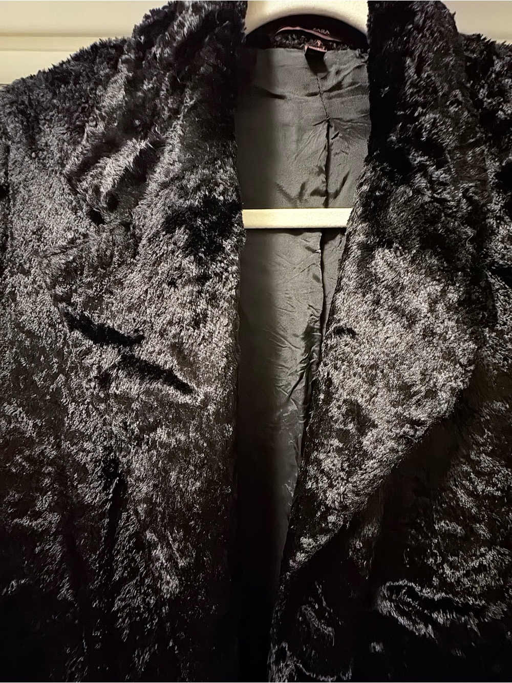 Vintage Zara Black Crushed Velvet Long Coat Size L - Picture 3 of 7